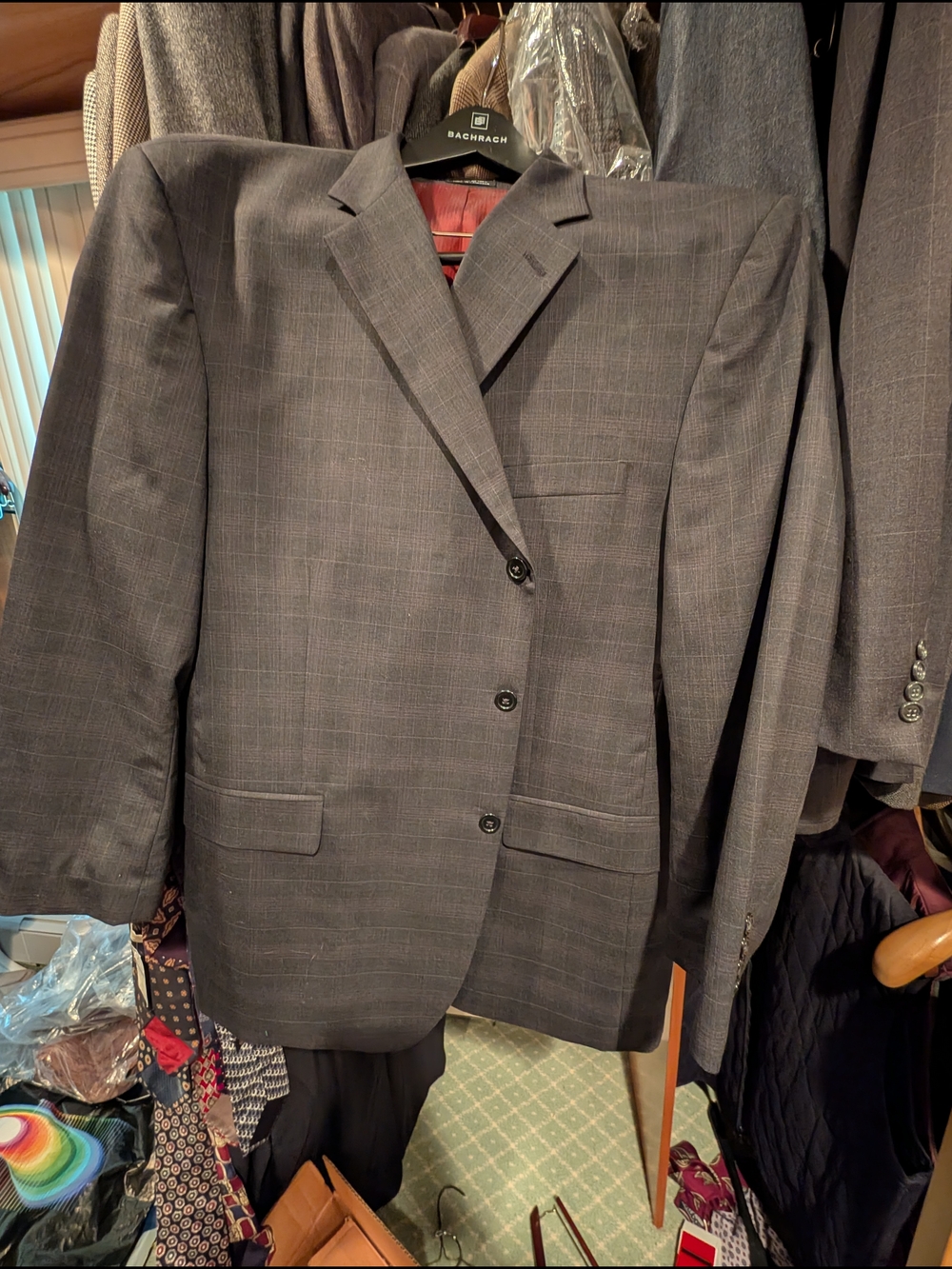 Men's Lu Strada Gray Windowpane Sport Coat Tailored Three-Button Blazer.